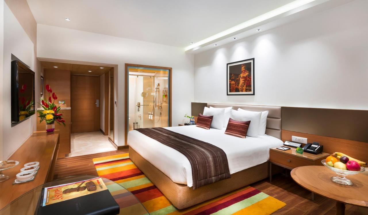 Grand Chennai By Grt Hotels Екстериор снимка A room at the Taj Bengal