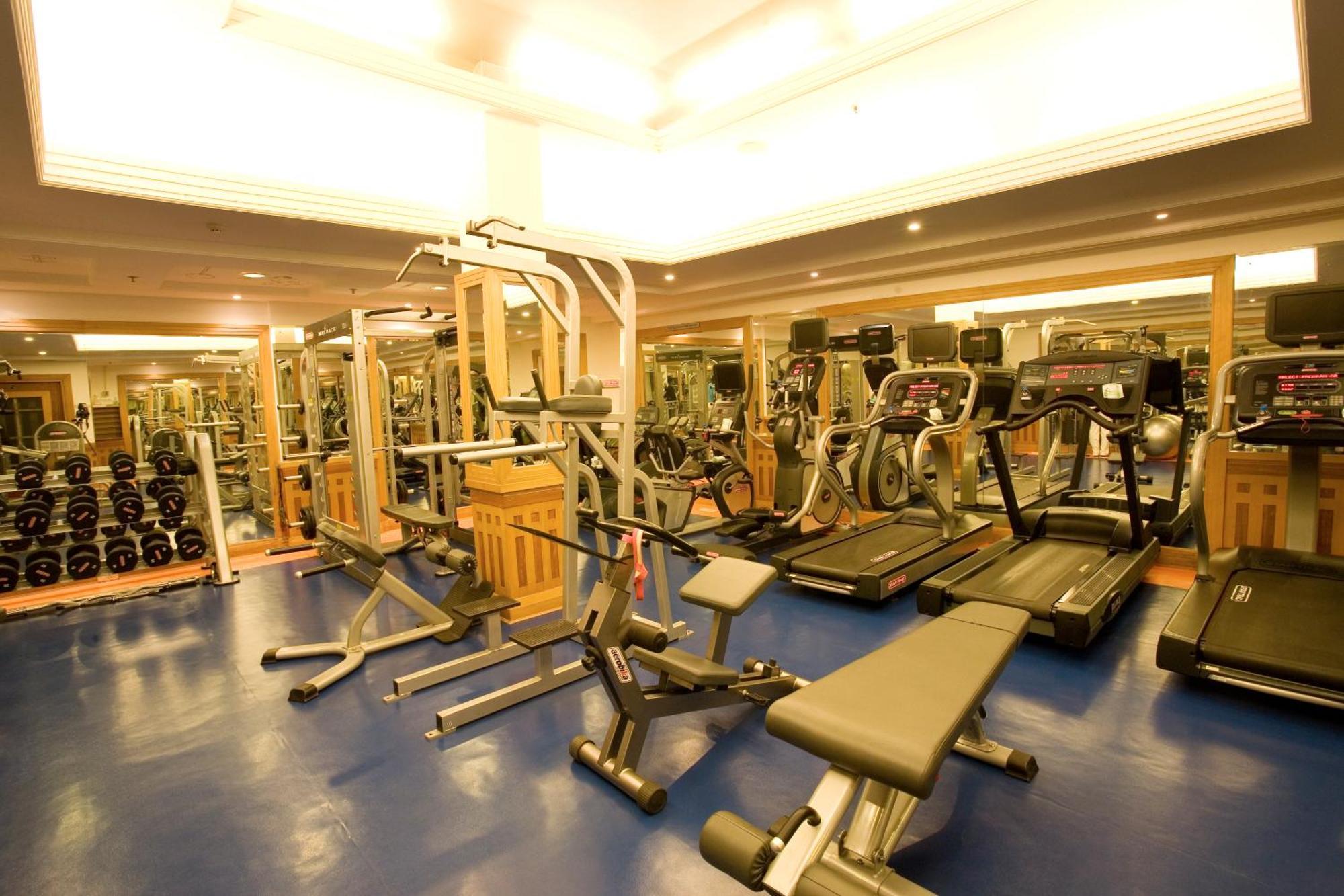 Grand Chennai By Grt Hotels Екстериор снимка A gym in a hotel