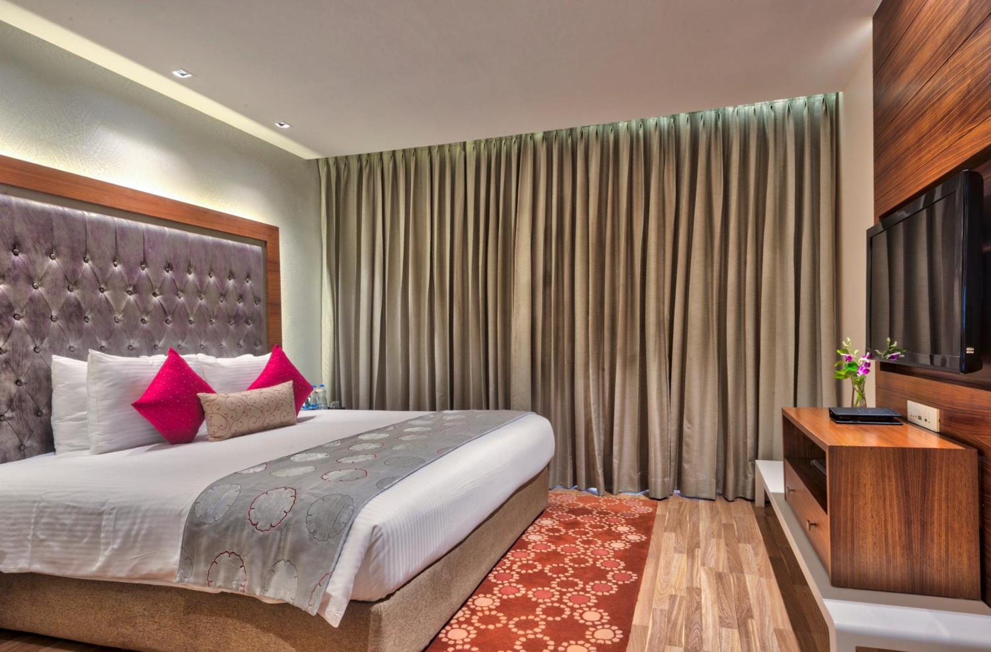 Grand Chennai By Grt Hotels Екстериор снимка A bedroom at the hotel